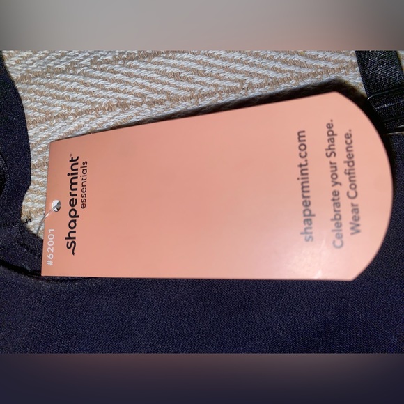 Shapermint Essentials All Day Every Day Scoop Neck Cami - Picture 12 of 14